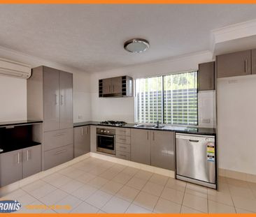 Charming Tri-Level, 2-Bedroom Unit for Lease in Kedron - Perfect fo... - Photo 3