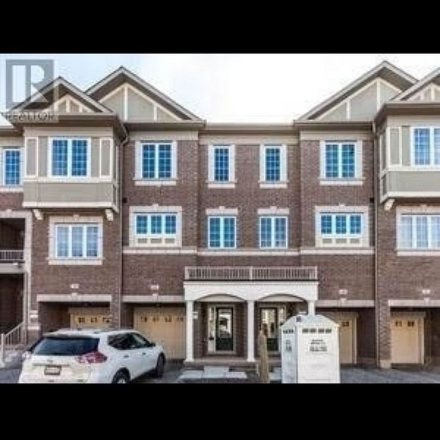 Townhouse For Lease | W8125750 - Photo 1