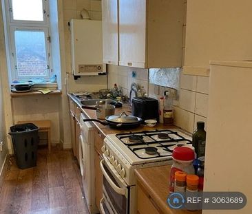 1 bedroom in a flat share to rent - Photo 5