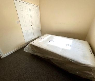 Gloucester Road, Bishopston - Photo 1