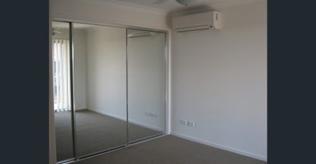 3 BEDROOMS! NEAR NORTH LAKES! - Photo 3