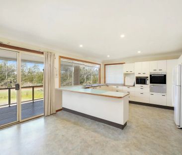 Family Home Moments to the Waterfront - Photo 2