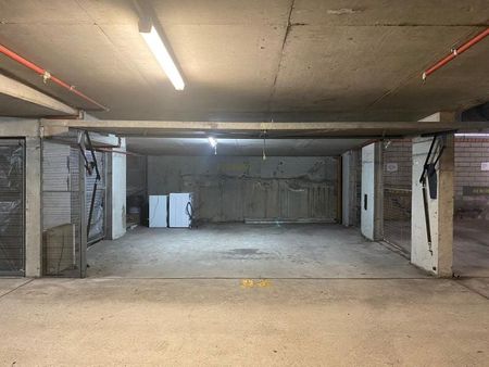 TIVOLI GARDEN! - FURNISHED TWO BEDROOM COZY APARTMENT WITH LUG - GARAGE THAT CAN FIT 2 CARS - Photo 3