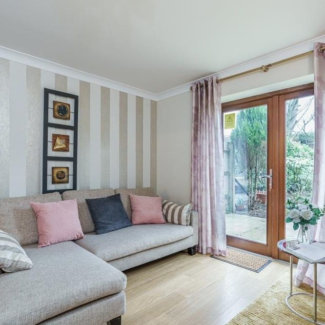 John North Close, High Wycombe - Photo 1