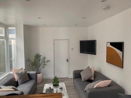 5 bedroom terraced house to rent - Photo 5