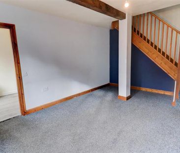 2 bedroom terraced house to rent - Photo 4