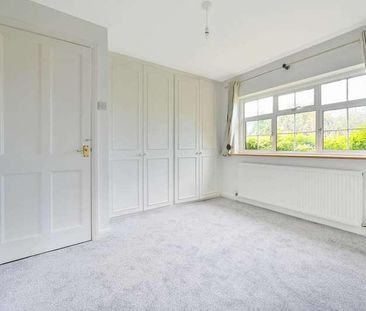 High Street, Chobham, GU24 - Photo 5