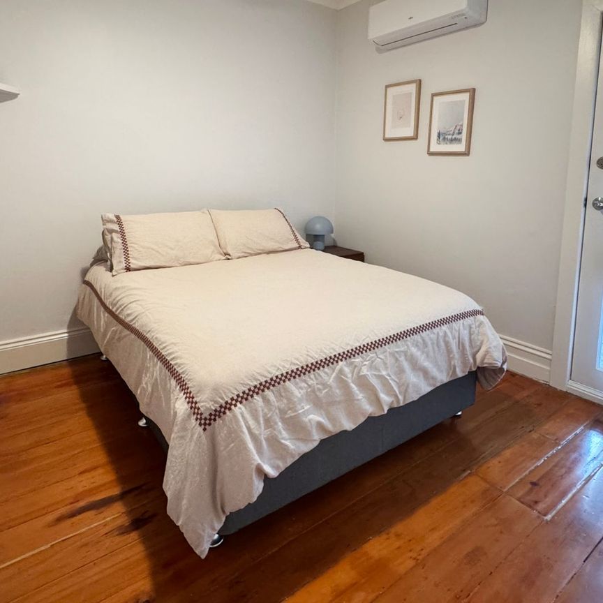 Spacious & Private 1-Bedroom Unit in Leafy St Peters - Photo 1