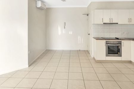 Two Bedroom First Floor Unit in Cairns City - Photo 3