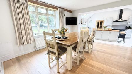 4 bedroom detached house to rent - Photo 5