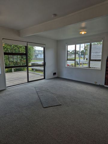 7 Finch Street, One Tree Point - Photo 4