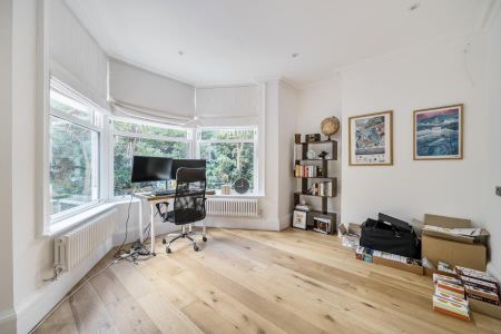 St Johns Rise, Woking, Surrey , GU21 - Photo 2