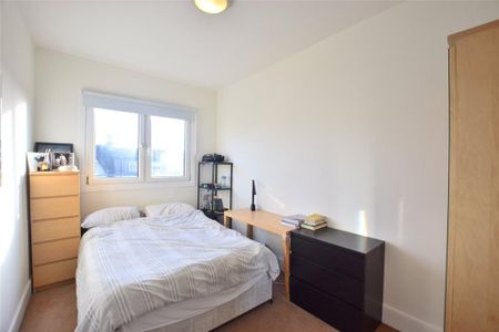 3 bedroom apartment to rent - Photo 2