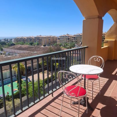 Middle Floor Apartment in San Pedro de Alcántara - Photo 1
