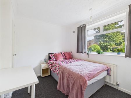 1 bedroom in a house share to rent - Photo 3