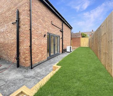 3 bedroom detached house to rent - Photo 2