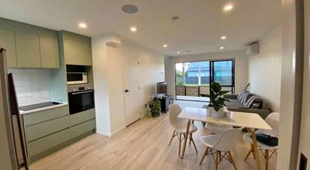 Beautiful Modern Townhouse with Great Location - Photo 2