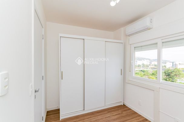 Apartamento com 2 quartos e 60m² para alugar em Jardim do Salso, Porto Alegre. - Photo 1