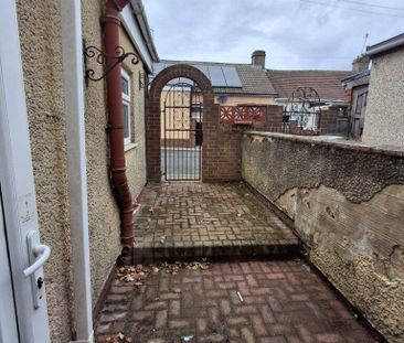 3 bedroom terraced house to rent - Photo 2