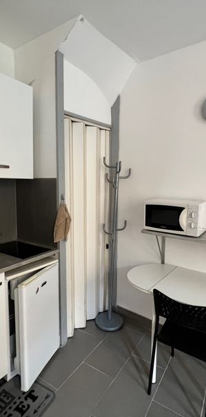 Location Appartement 1 pièce 15m² NARBONNE 11100 - Photo 1