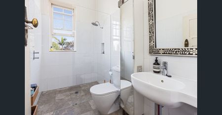 THE HALLMARK OF CLASSIC ARCHITECTURE - Photo 3