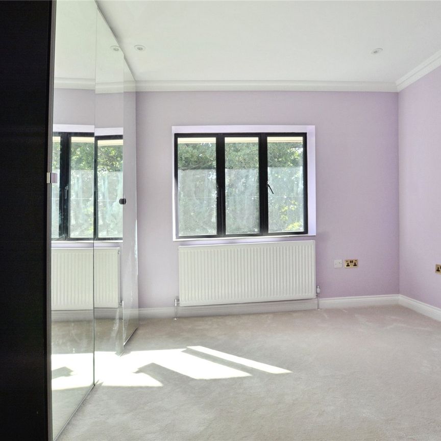 property to rent - Photo 1