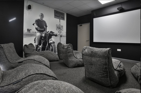 1 bedroom in a flat share to rent - Photo 2