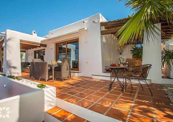 Rent villa MISTRAL