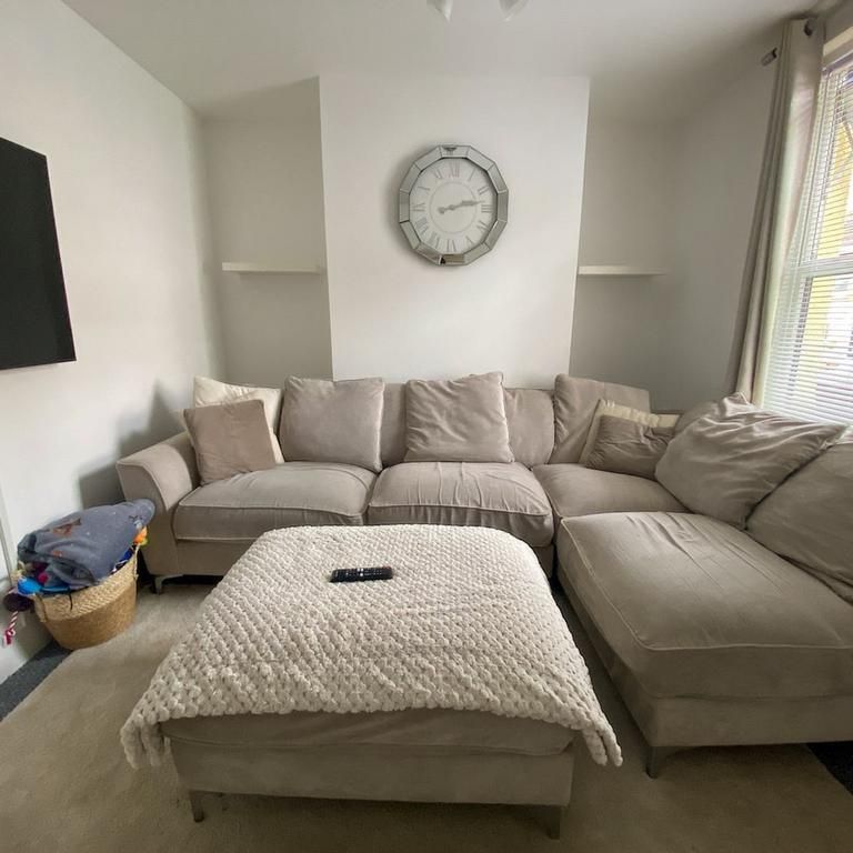 3 bedroom end of terrace house to rent - Photo 1