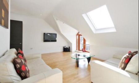 1 Bed Penthouse, Kilburn Lane, W10 - Photo 4