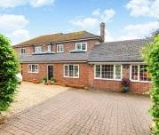 4 bedroom detached house to rent - Photo 5