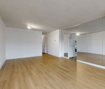 For Lease - 21 Glass Drive, Aurora, Ontario - Photo 2