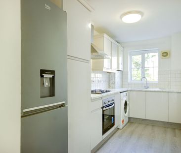 2 Bedroom - Photo 2