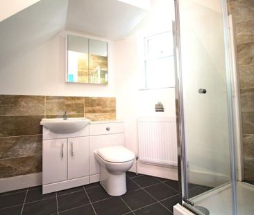 1 bedroom in a flat share to rent - Photo 5