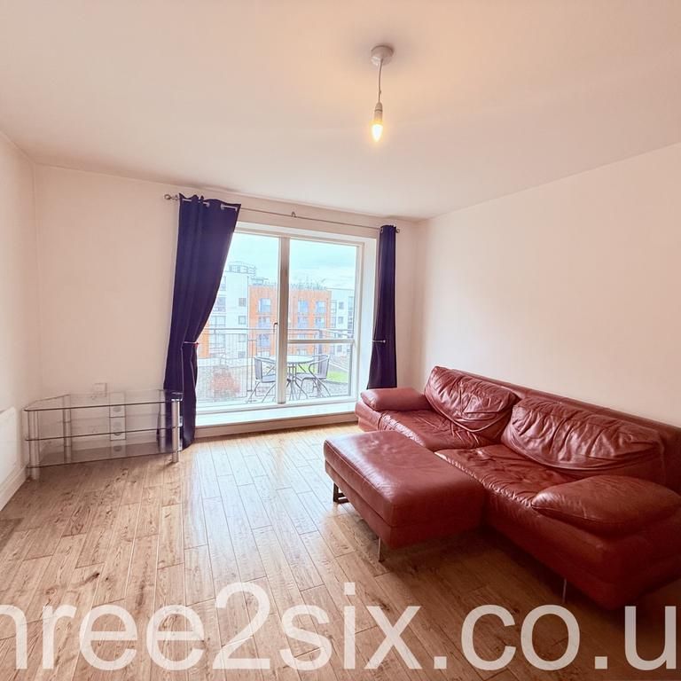 Studio to rent - Photo 1