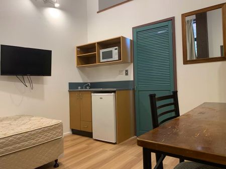 Ideal Apartment for One Person | Fully Furnished | Utilities Included - Photo 3