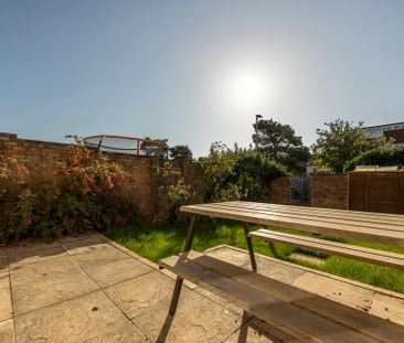 1 bedroom in a house share to rent - Photo 6