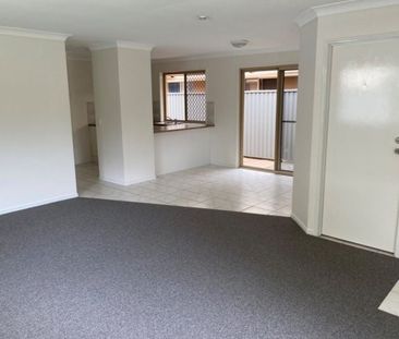 Beautiful Spacious Home Situated in Parkwood - Photo 1