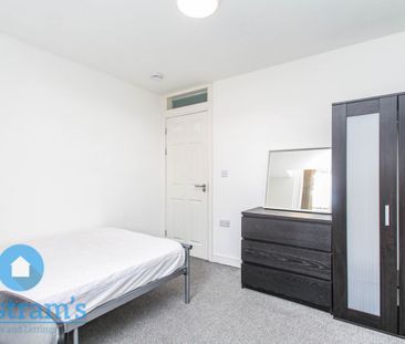 2 bed Apartment for Rent - Photo 6