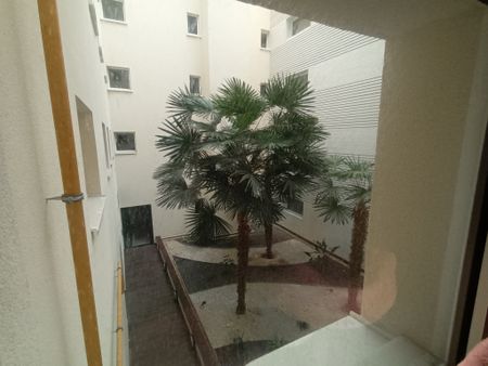 Location Appartement 2 pièces 43m² ORLEANS 45000 - Photo 4
