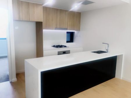 2 bed 2 bath - Photo 3