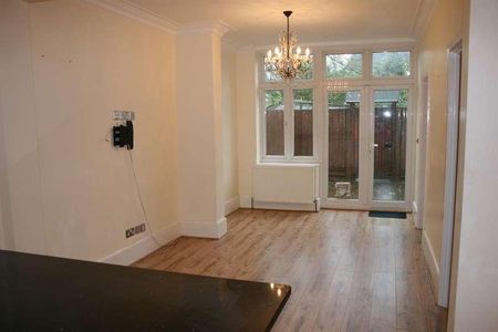 Stunning Luxury Bedroom Garden Apartment - Mill Hill Broadway, NW7 - Photo 2