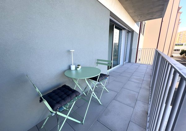Apartamento T1 para Arrendamento com Varanda e Lugar de Estacionamento em Paranhos