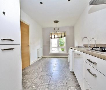 4 bedroom end of terrace house to rent - Photo 3