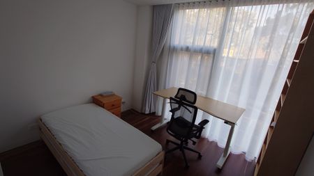 North Melbourne - Photo 4