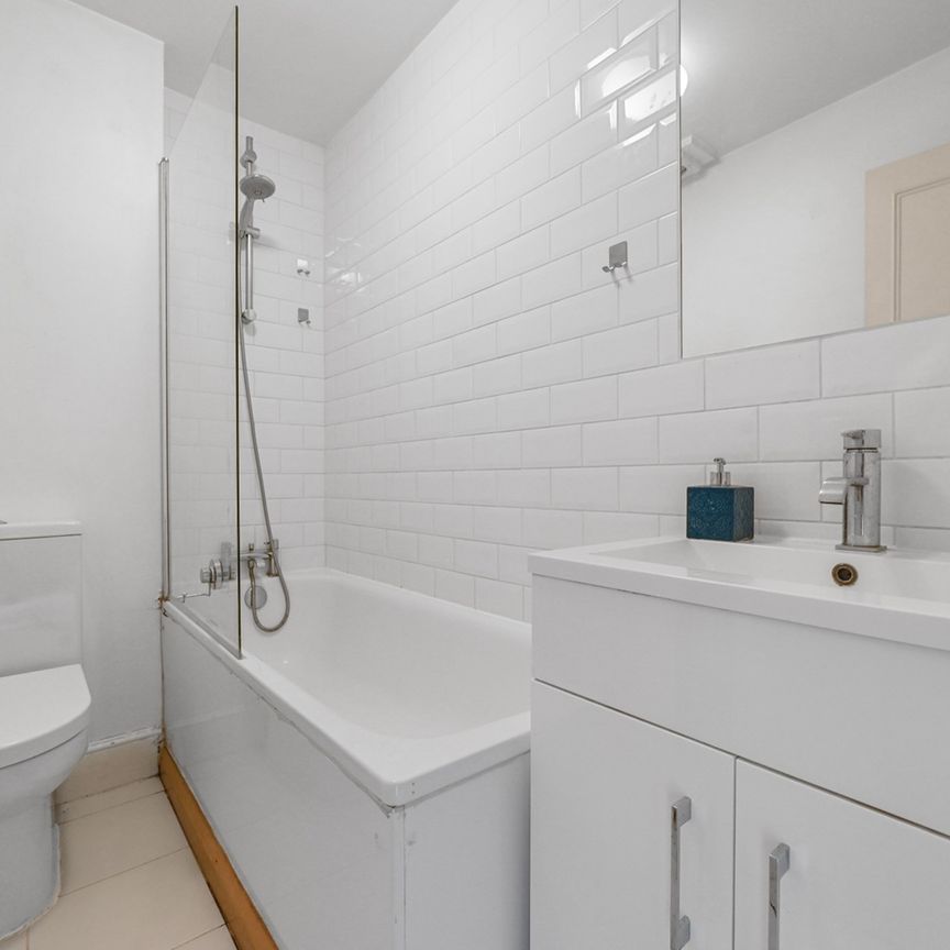 1 Bed Flat, Goldney Road, W9 - Photo 1