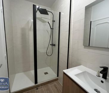 Location Appartement 4 pièces 77m² LE MANS 72000 - Photo 2