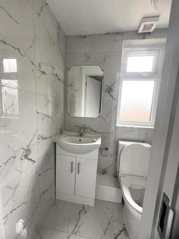 6 bedroom semi-detached house to rent - Photo 4
