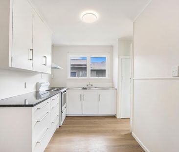 Excellent Location - Rent Includes Water - Photo 2