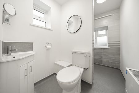 Cuff Crescent, Eltham SE9 - Photo 3